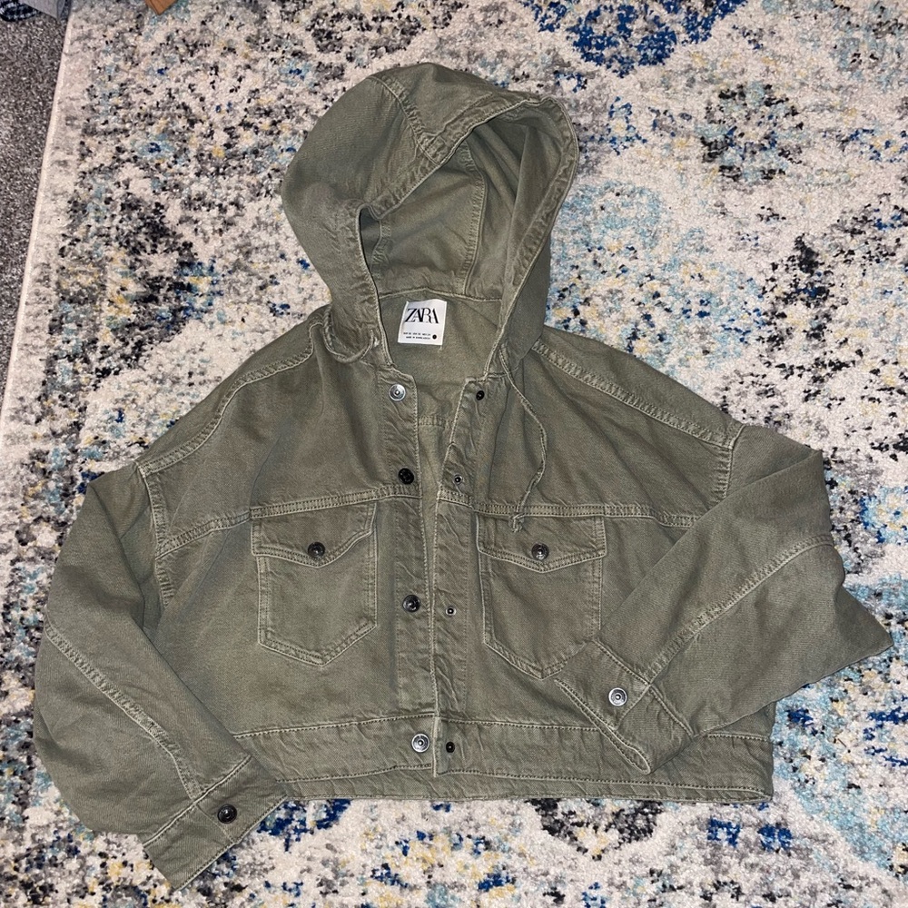 Cropped, Hooded Zara Jacket